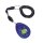 Ein blauer Klicker mit abnehmbaren, schwarzen Spiralarmband